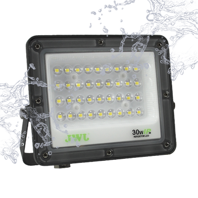 Reflector Tipo Lupa 200 W / Flujo luminoso 20 000 lm / 110 - 240 Vca~ 60Hz / Dimensiones 378 x 280 x 25mm / Uso en exterior IP66. | JLRE-L200