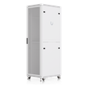 Gabinete Rack de Piso / 42U / 600 × 800 mm (23.6 x 31.5') / Carga 800 kg (1,763.7 lb) / Puerta Perforada / Ventiladores Integrados / Ruedas con Seguro | UACC-RACK-42U-800-P