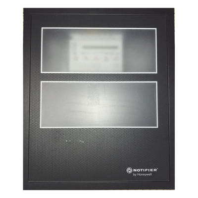 Puerta con Ventana para Gabinete / Acero Calibre 16 / Apertura 180° / Bisagra Reversible / Color Negro | DR-B4