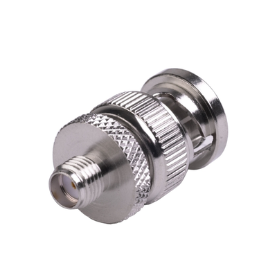 Adaptador en Línea de Conector SMA Hembra a BNC Macho, Níquel/ Oro/ Teflón. | RSA-3476